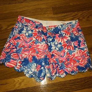 perfect condition Lilly Pulitzer scalloped shorts